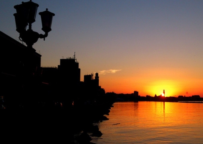 tramonto bari foto di https://www.flickr.com/photos/maulis/9081920793/