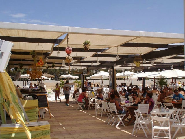 stabilimento balneare barletta ponente kiwi massawa foto di kiwi beach bar da facebook https://www.facebook.com/57130252780/photos/pb.57130252780.-2207520000.1463645630./10153118310677781/?type=3&theater