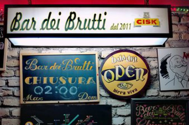 bar dei brutti san lorenzo dive bar roma bar di quartiere migliori dive bar di roma
