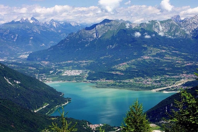 lago santa croce