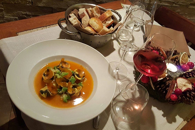 https://www.facebook.com/bottegatrattoriadesantis/photos/a.355496577923878/679657642174435/?type=1&theater, bottega trattoria de santis,