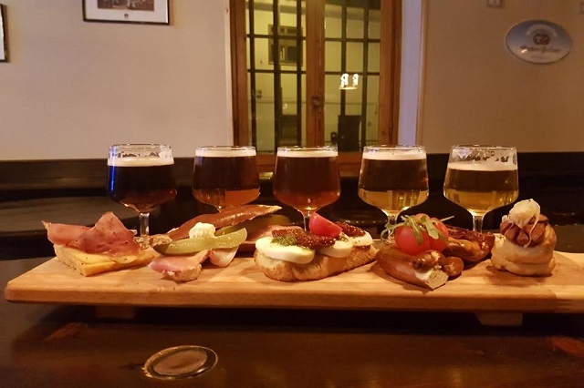 trinker haus https://www.facebook.com/trinkerhausfirenze/photos/a.183064198920847.1073741829.181131349114132/214630225764244/?type=3&theater