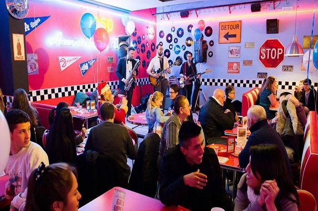 1950 american diner https://www.facebook.com/1950americandinerfirenzecentro/photos/a.1429300960413399.1073741848.823081644368670/1429307817079380/?type=3&theater