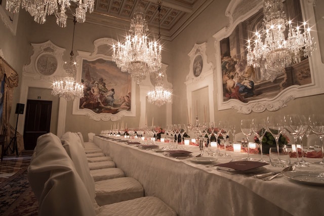 four seasons firenze interno
https://www.facebook.com/fourseasonshotelflorence/photos/a.10156460414494752/10156460418194752/?type=3&theater