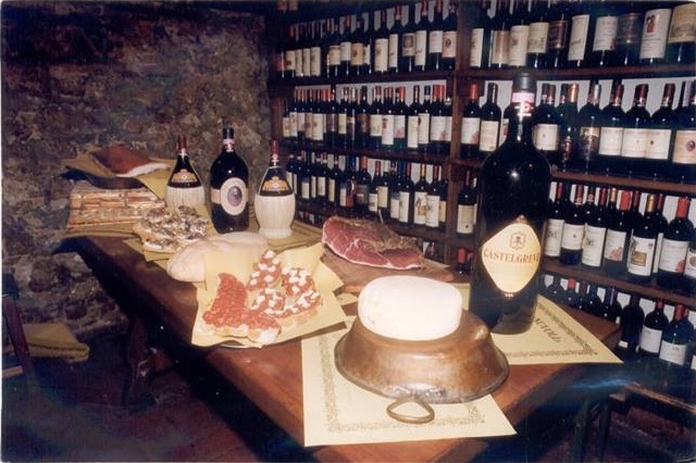fiaschetteria nuvoli firenze
https://www.facebook.com/fiaschetteriaosterianuvoli/photos/a.629518173786723/629518003786740/?type=1&theater