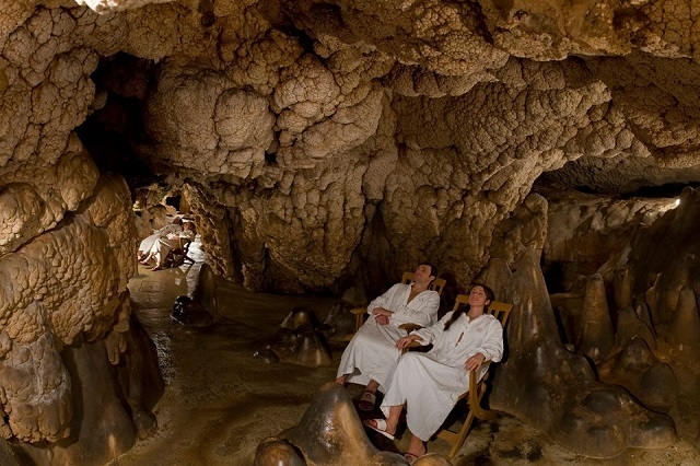 grotta giusti monsummano terme https://www.facebook.com/grottagiusti/photos/pb.328089797238508.-2207520000.1454750965./963219937058821/?type=3&theater