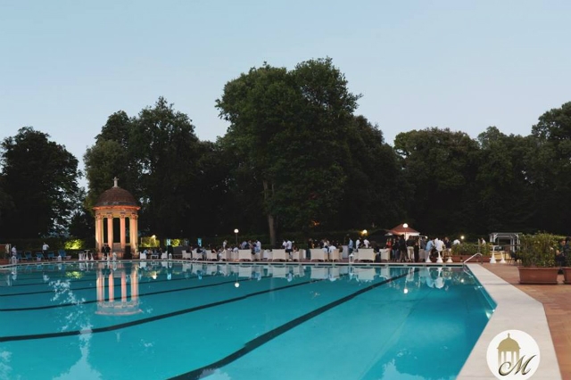 le pavoniere firenze piscina