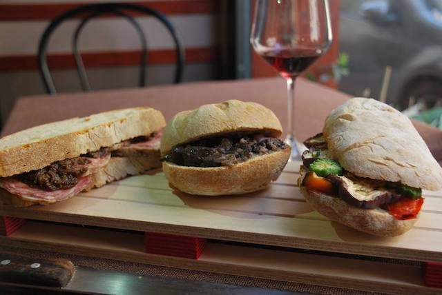 https://www.facebook.com/photo.php?fbid=10212875421630898&set=gm.10154705724122169&type=3&theater
osteria dell'ortolano i panini dell'estate firenze