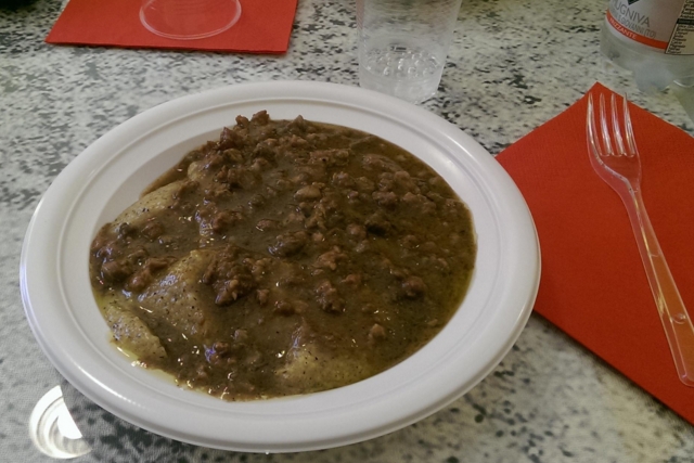 i locali più strani di milano
http://www.tripadvisor.it/restaurant_review-g187849-d7260046-reviews-polentami-milan_lombardy.html#photos