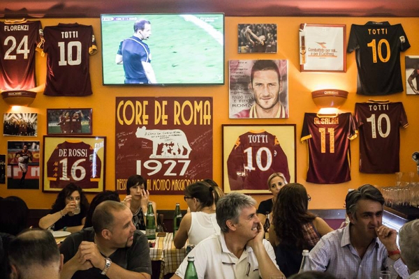 pizzeria ristorante core de roma via vetulonia porta metronia san giovanni as roma romanista giallorossi francesco totti capitano classifica migliori 10 pizze basse romane