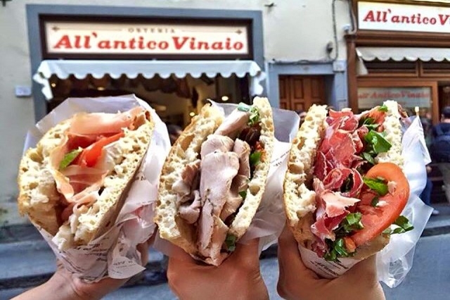 all'antico vinaio https://www.facebook.com/allanticovinaio/photos/a.344289109007616.1073741824.146643895438806/740146136088576/?type=3&theater