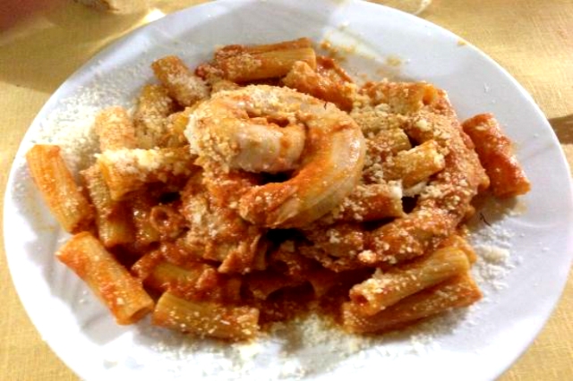 rigatoni con la pajata piatti rari poco conosciuti cucina romana lo scopettaro testaccio