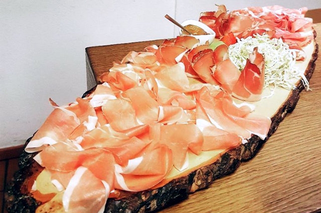 aperitivo con tagliere veneto