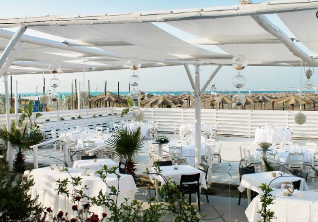 locali ristoranti margherita di savoia oasi beach foto da facebook https://www.facebook.com/ristoranteoasibeach/photos/a.1132814023400367.1073741826.253494131332365/1132813830067053/?type=3&theater