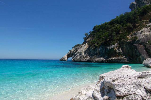 sardegna spiagge nudisti