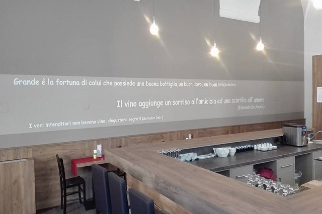 vinoteca firenze https://www.facebook.com/vinotecafirenze/photos/a.1818790065007284.1073741829.1814028018816822/1830501363836154/?type=3&theater