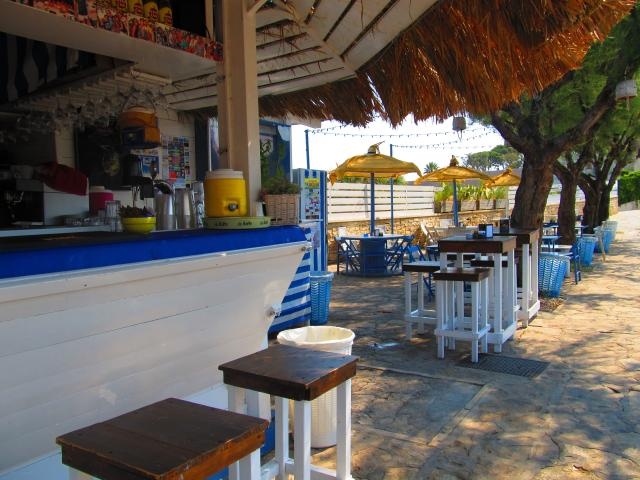 locali spiaggia bisceglie litoranea mare puglia sole estate a barraca divertimento