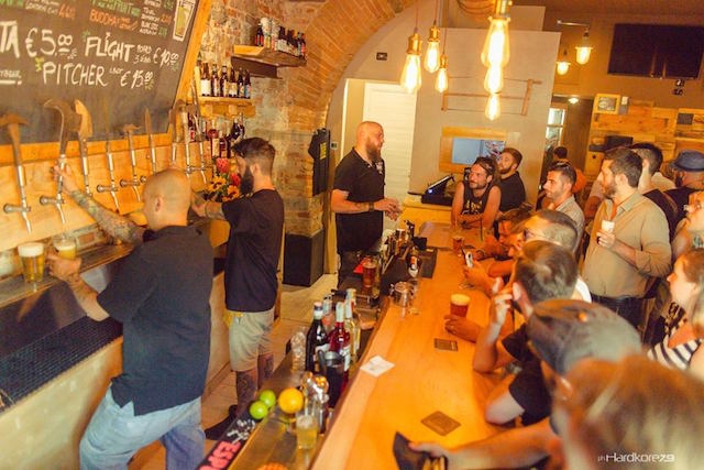black lodge firenze
https://www.facebook.com/nofearjustbeer/photos/a.802478686586897.1073741830.729163947251705/802479876586778/?type=3&theater