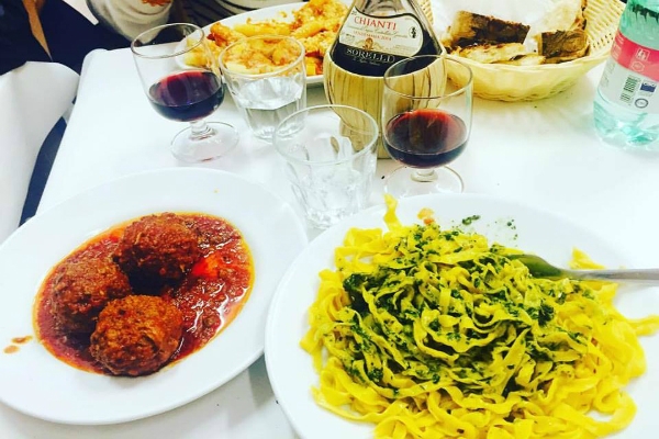 sora margherita ghetto trattoria popolare storica roma cucina romana tradizionale ristoranti storici roma centro fettuccine polpette al sugo