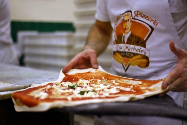 antica pizzeria da michele firenze
https://www.facebook.com/damichelefirenze/photos/a.163727854284350.1073741827.163727487617720/163727974284338/?type=1&theater