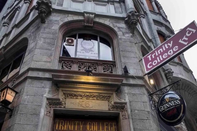 trinity college pub roma migliori pub centro storico di roma irish pub vittoriano elegante aperitivo