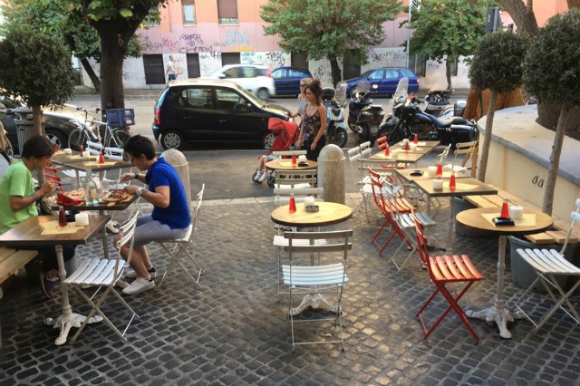 ferragosto a roma ristoranti locali aperti tira e molla san giovanni colazione pranzo aperitivo cena dopocena