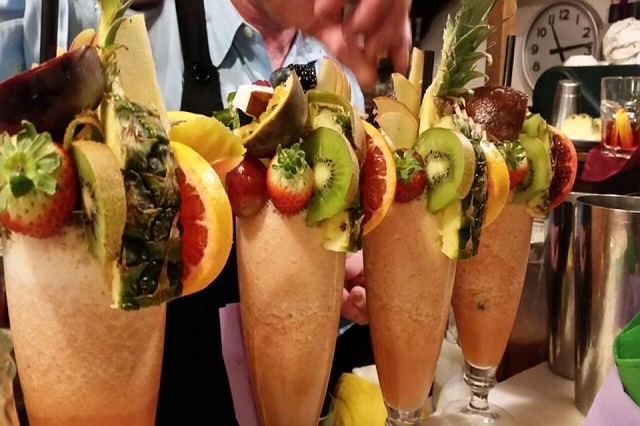 antico caffè del moro art bar cocktails bar storici firenze https://www.facebook.com/anticocaffedelmoroartbarfirenze/photos/pb.424144124293385.-2207520000.1448438309./839965322711261/?type=3&theater