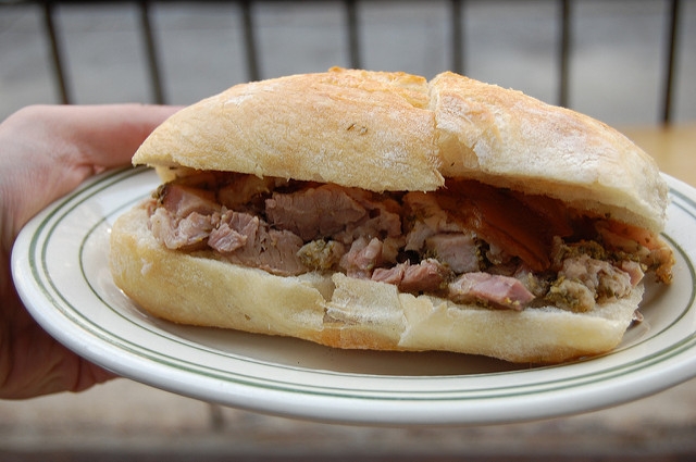 panino porchetta https://www.flickr.com/photos/stuart_spivack/4011593242/