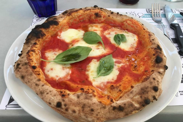 seu al plinius pizzeria daniele seu pizza napoletana spiaggia mare lido di ostia stabilimento plinius nuove aperture luglio 2017 roma