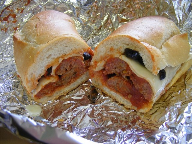 panino salsiccia foto di https://www.flickr.com/photos/44282411@n04/5913481436