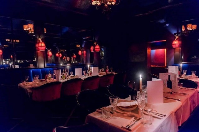 tabarin https://www.facebook.com/613719688814573/photos/a.797159693803904.1073741841.613719688814573/797159787137228/?type=3&theater