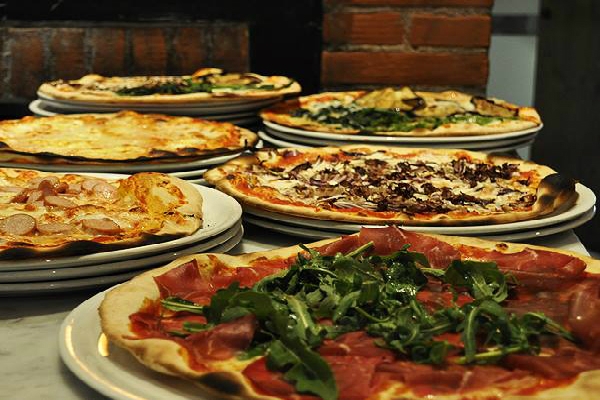 pizzeria lo schiaccianoci roma pietralata pizza no stop 10 euro tutti i gusti 5 locali migliori pizza no stop di roma