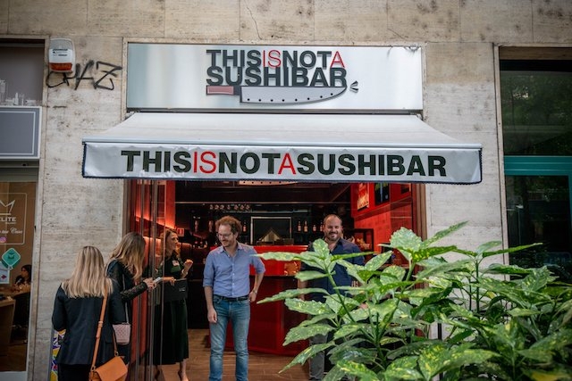 this is not a sushi bar milano esterno