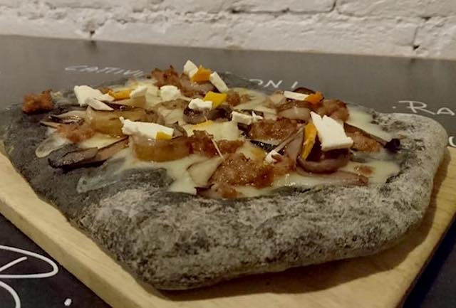 pizzaccia carbone padova mastika