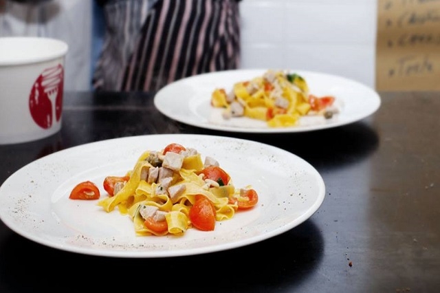 tamerò pasta bar firenze https://www.facebook.com/tameroristorantepastabar/photos/pb.308841592652969.-2207520000.1454428762./429028390634288/?type=3&theater
