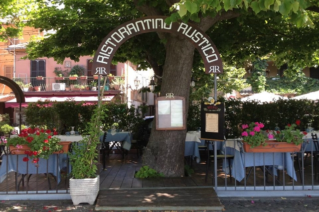 ristorantino rustico trevignano romano migliori ristoranti sul lago di bracciano fritto di pesce di lago giardino chalet pranzo cena romantico roma