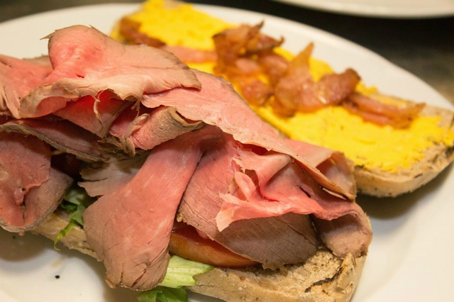 stazione 38 roma marconi cocktail bar bistrot dove mangiare il pastrami a roma sandwich pranzo panino carne
