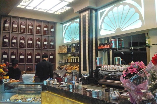 dove fare aperitivo all'eur, bar listz