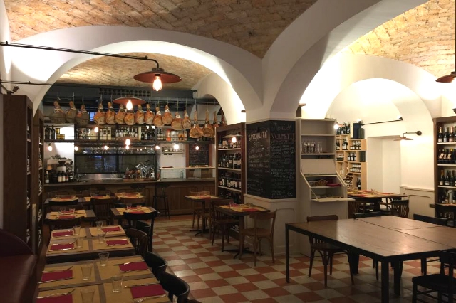 taverna volpetti roma testaccio salumeria norcineria miniguida migliori norcinerie di roma aperitivo ristorante cena salumi taglieri degustazione