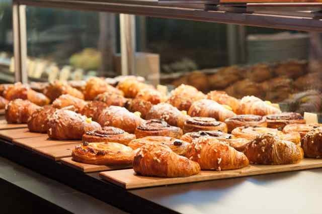 milano colazione brera cappuccino brioche croissant caffè g.cova&c.