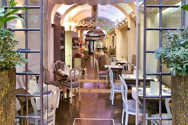 benedicta https://www.facebook.com/ristorante.benedicta/photos/a.303256553028087.73742.273375769349499/1523450507675346/?type=3&theater