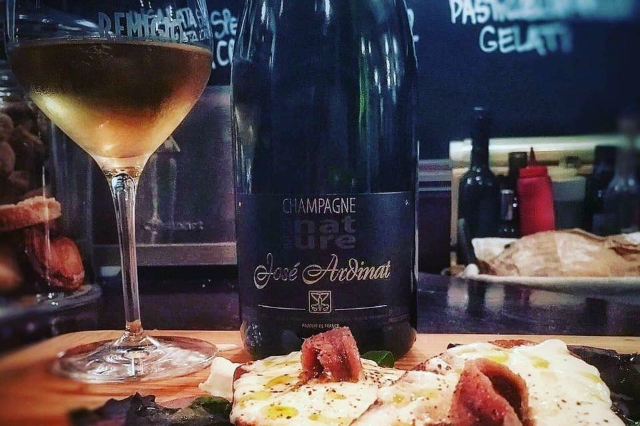 remigio champagne e vino enoteca tuscolano roma aperitivo in enoteca champagne bollicine