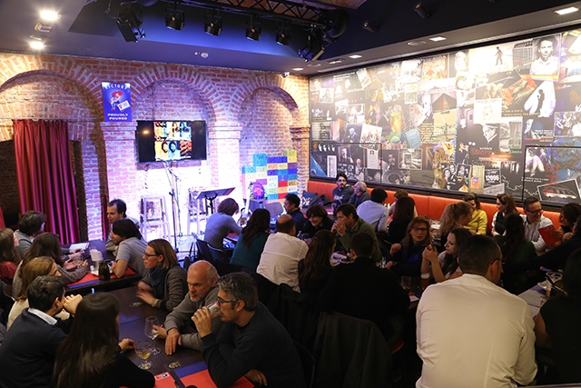 sloan square locali spettacoli memntre mangi beer shop milano