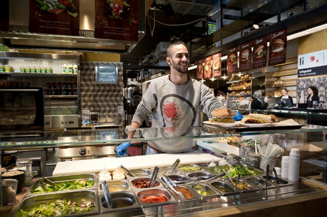 mercato centrale stazione termini migliore street food a roma pranzo merenda panini gelato pizza