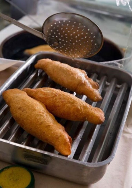 pizza fritta napoli la masardona https://www.facebook.com/38755589910/photos/a.10151806547099911.1073741826.38755589910/10153558156619911/?type=3&theater