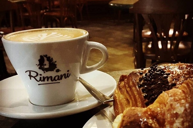 rimani https://www.facebook.com/rimani.firenze/photos/a.286378134724251.86107.182425135119552/1420885007940219/?type=3&theater