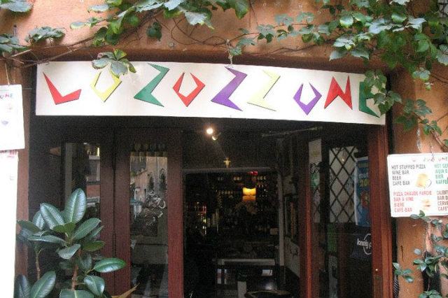 lo zozzone, da pagina facebook lo zozzone, street food roma
https://www.facebook.com/151941708185746/photos/pb.151941708185746.-2207520000.1444297987./152990804747503/?type=3&theater
