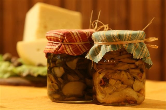 agriturismo amicizia formaggio e sottolii