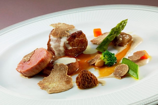 il palagio four sesasons https://www.facebook.com/fourseasonshotelflorence/photos/a.10150601794669752.404352.207537764751/10150604223779752/?type=3&theater