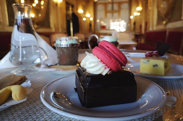 caffe florian piazza san marco venezia cioccolata casanova torta sacher torta ricotta esperienza